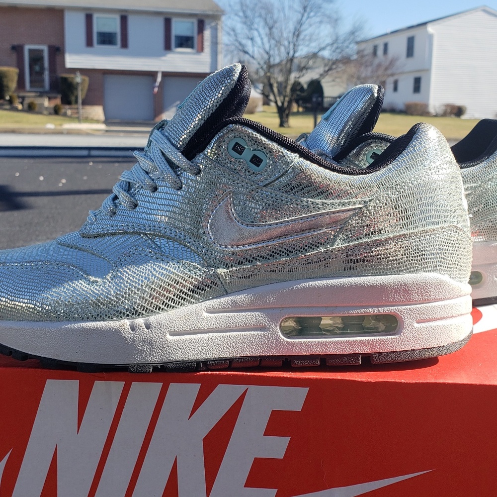 Women's Nike Air Max, size 8